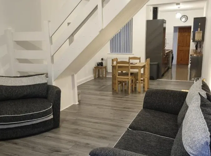 Spacious And Modern Town House Close To The Lake District